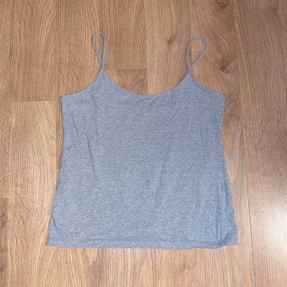 Simple gray tank - Picture 2 of 3